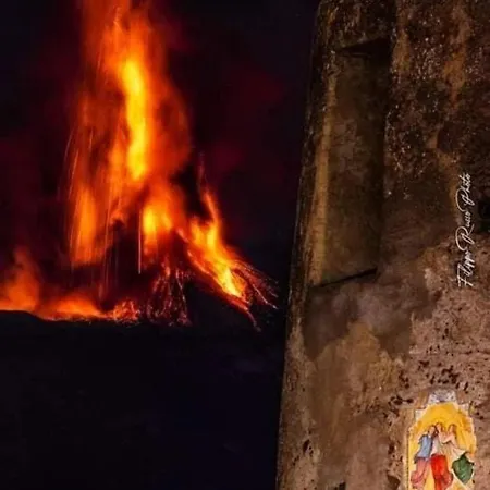 Le Rose Dell'etna - Intero * Trecastagni